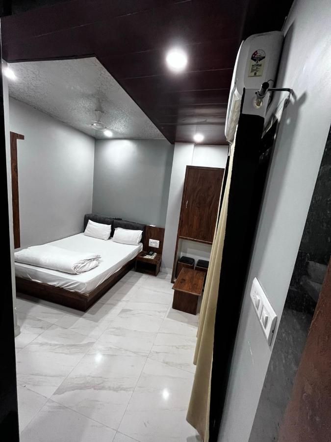 Hotel Shankar اوجاين المظهر الخارجي الصورة