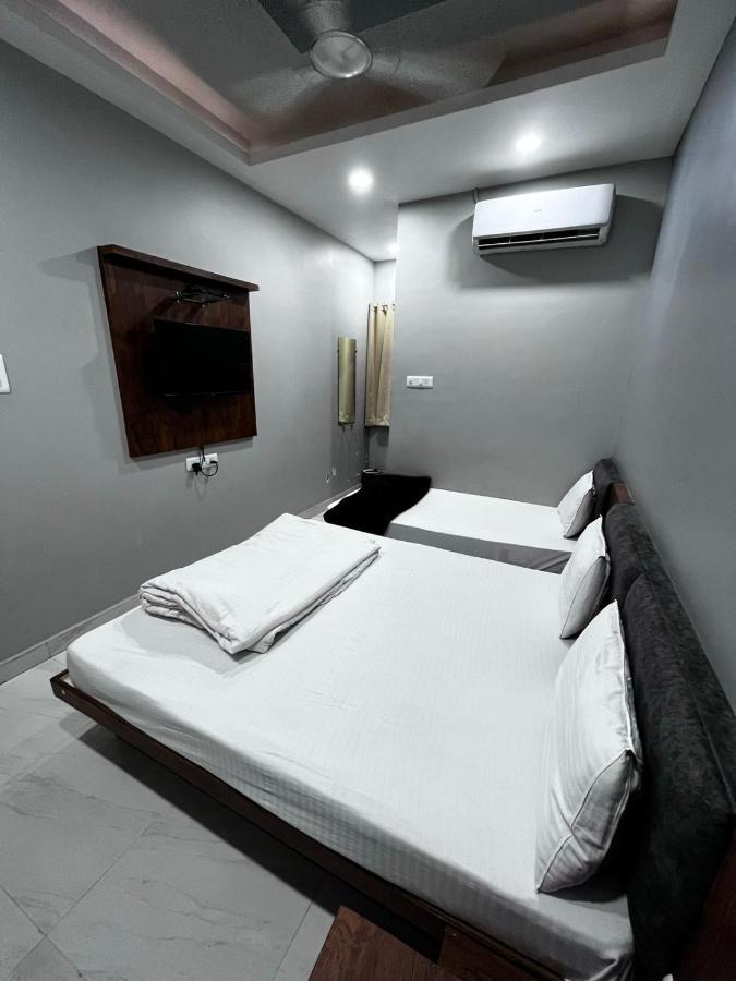 Hotel Shankar اوجاين المظهر الخارجي الصورة