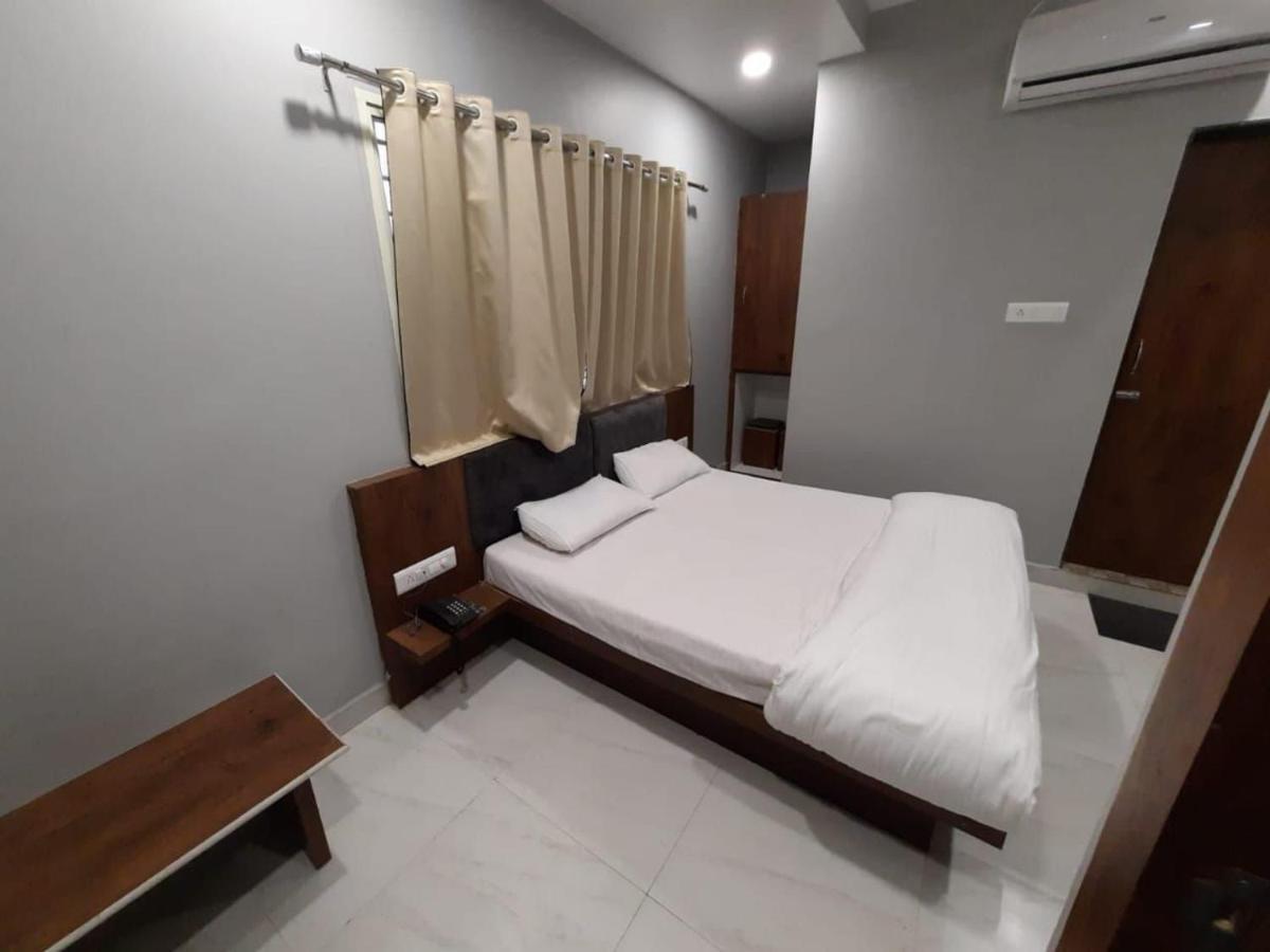 Hotel Shankar اوجاين المظهر الخارجي الصورة