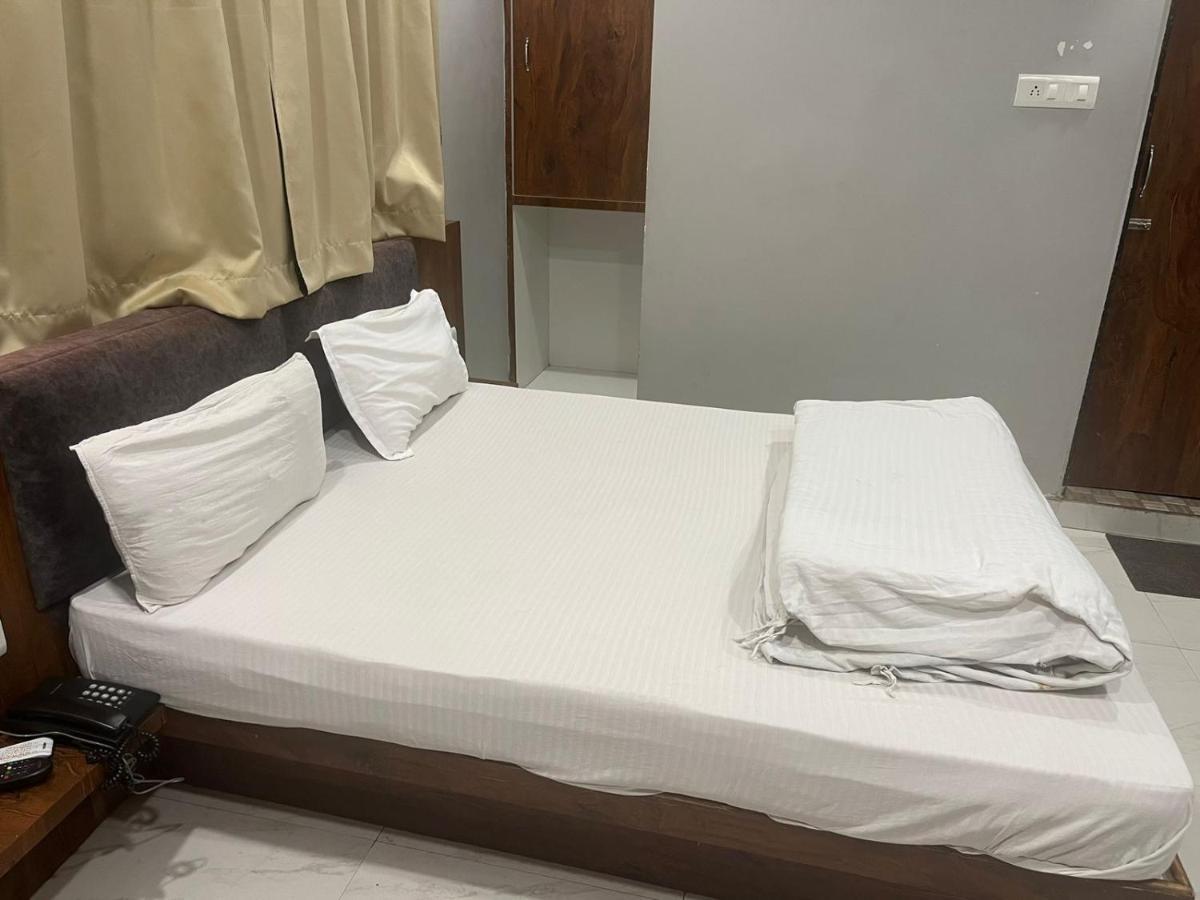 Hotel Shankar اوجاين المظهر الخارجي الصورة