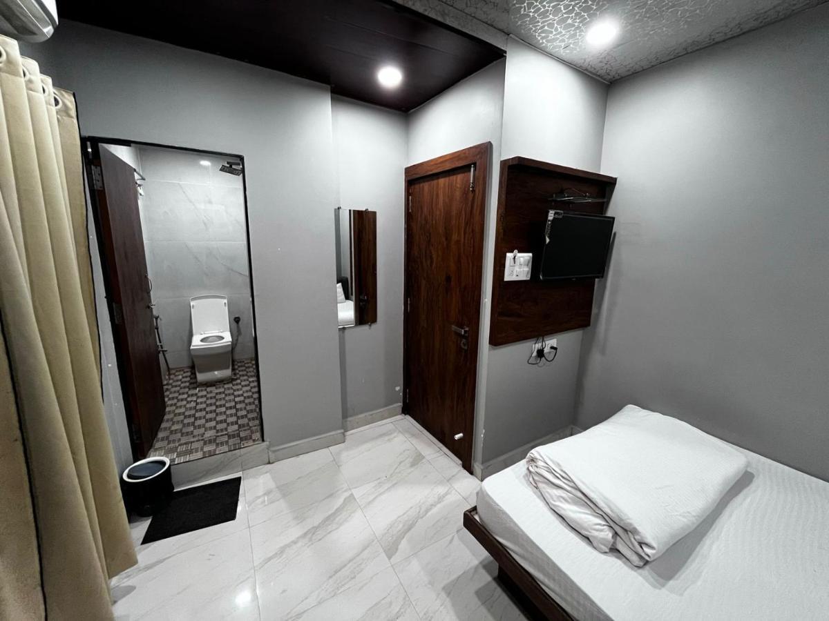 Hotel Shankar اوجاين المظهر الخارجي الصورة